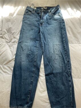 Levi’s Baggy Dad Straight-Leg Jeans